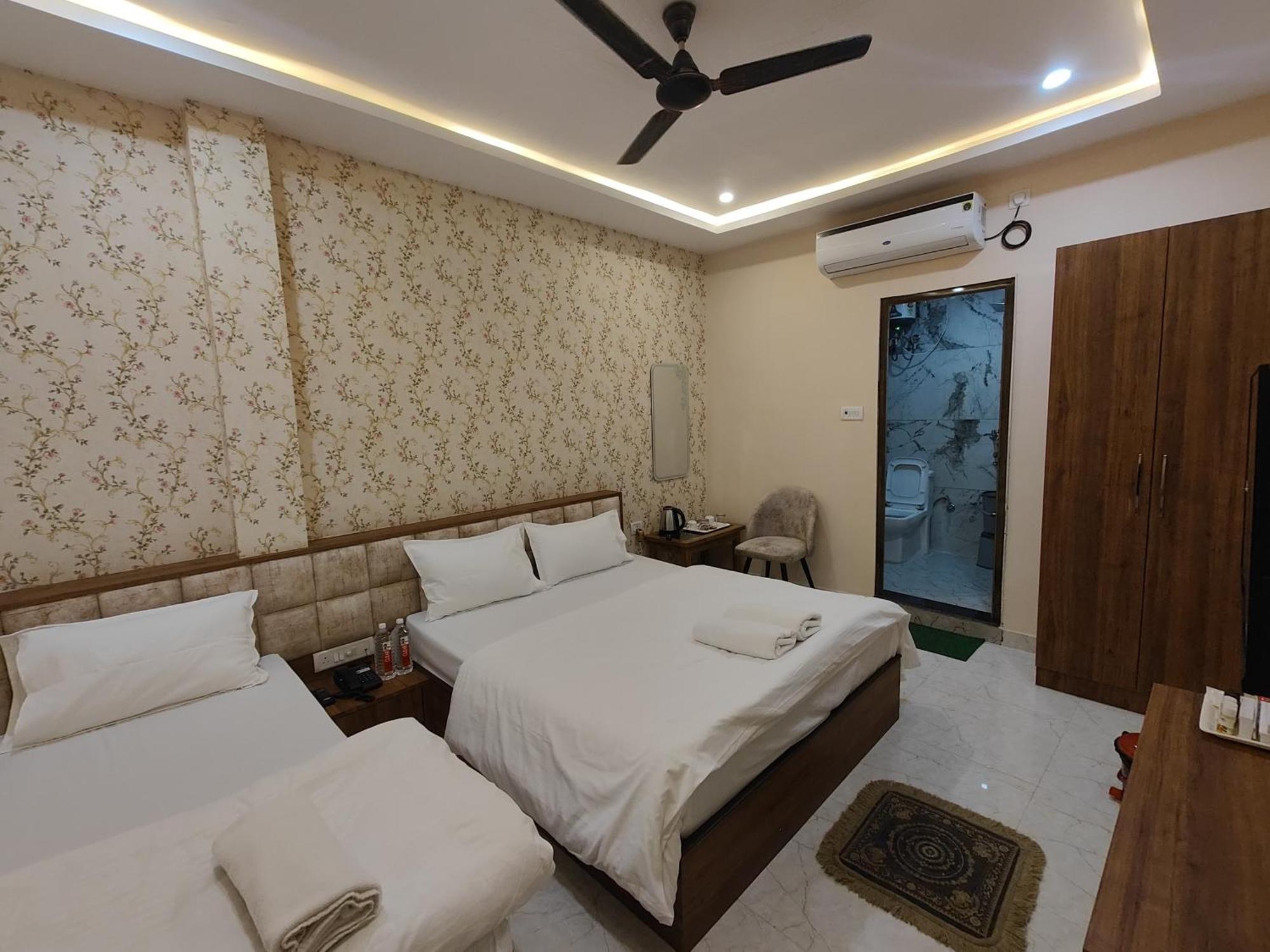 Hotel Mangal Murti Váránaszi Kültér fotó