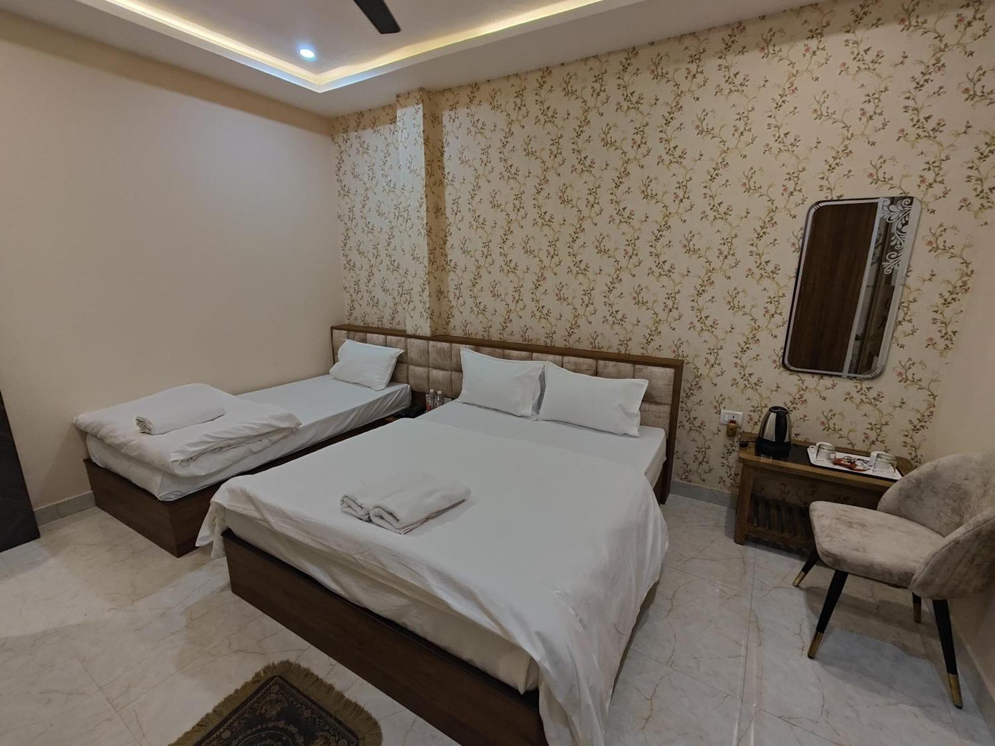 Hotel Mangal Murti Váránaszi Kültér fotó